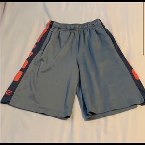 NWOT - CUTE NIKE BASKETBALL SHORTS!